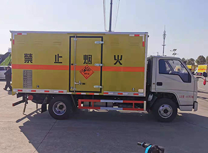 平阴爆破器材运输车技术升级与安全合规新趋势